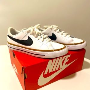 Nike Court Legacy sneakers